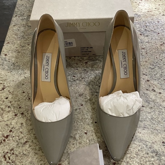 Jimmy Choo Gray Patent Leather Pumps - Picture 1 of 8
